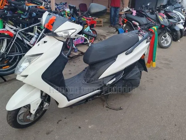 New Yamaha 2024 White · Photo 1