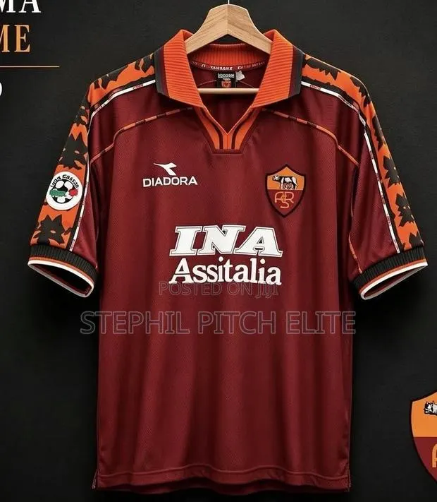 As Roma Retro Jersey · Photo 1