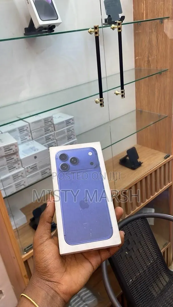 New Apple iPhone 17 Pro Max 256 GB Blue · Photo 1