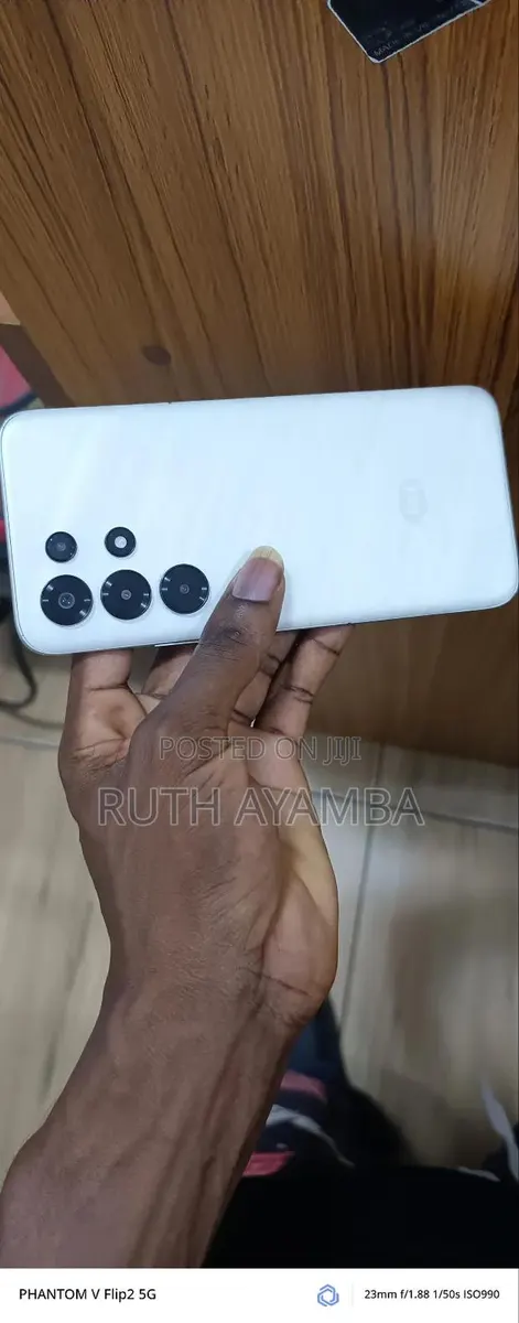 Itel Super 26 Ultra 256 GB White · Photo 1