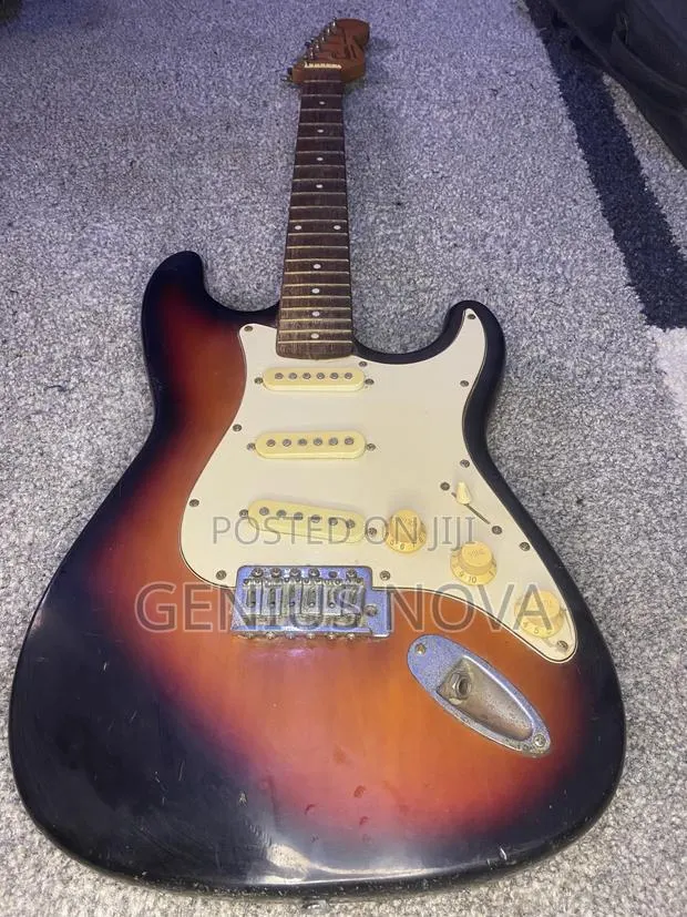Maxtone Electric Guitar · Photo 1