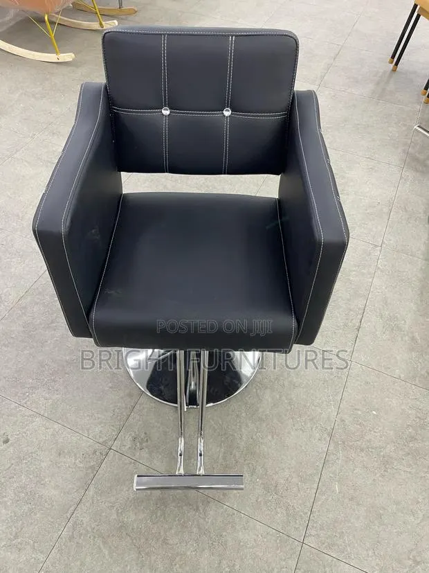 Barbering Chair · Photo 1