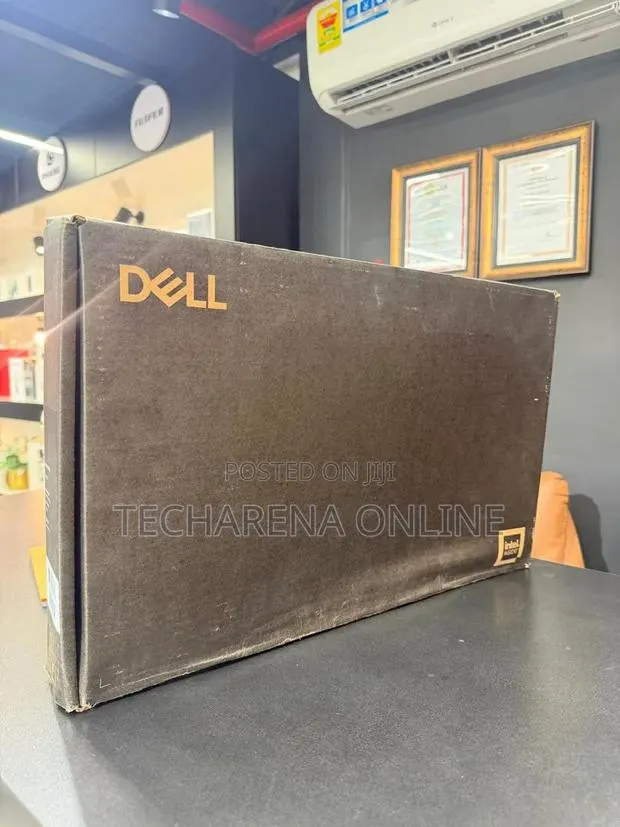 New Laptop Dell Pro 16 32GB Intel Core Ultra 7 SSD 1T · Photo 1