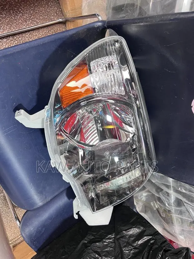 2005,2006,2007,2008,2009,2010 Headlight for Toyota Tundra · Photo 1