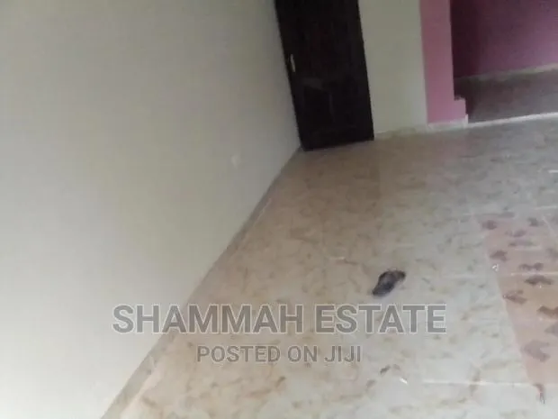 3bdrm Apartment in Aiding Estate, Sunyani Municipal for rent · Photo 1