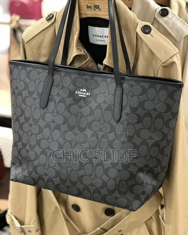 Coach Tote Bag · Photo 1