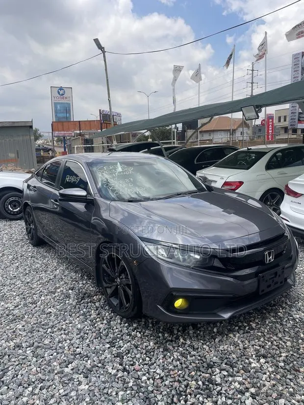 Honda Civic Sport Sedan 2020 · Photo 1