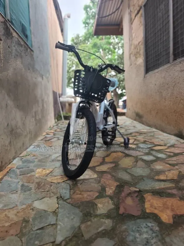 Kids 18 Inch Bicycle · Photo 1