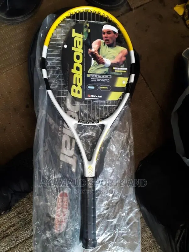 Tennis RACQUET at Cool Price · Photo 1
