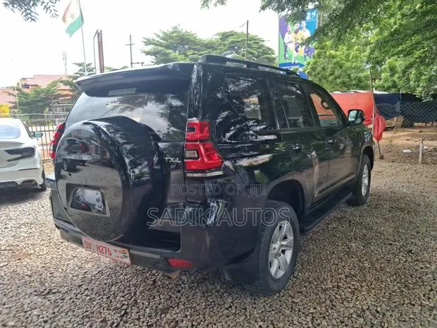 Toyota Land Cruiser Prado 4.0 2021 Black · Photo 1