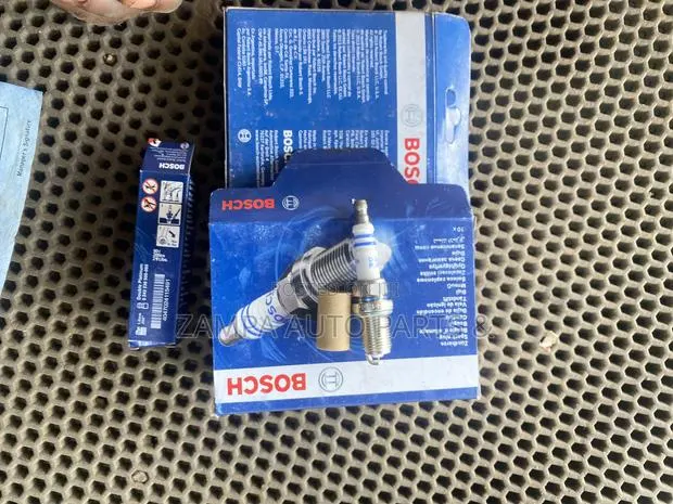 Bosch Spark Plug (16-16 Short) · Photo 1