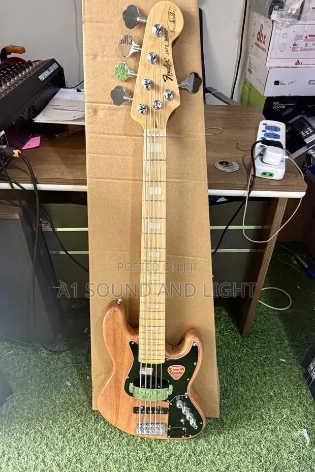 Fender 5 Strings Jazz Bass Active Guitar[Brown] · Photo 1