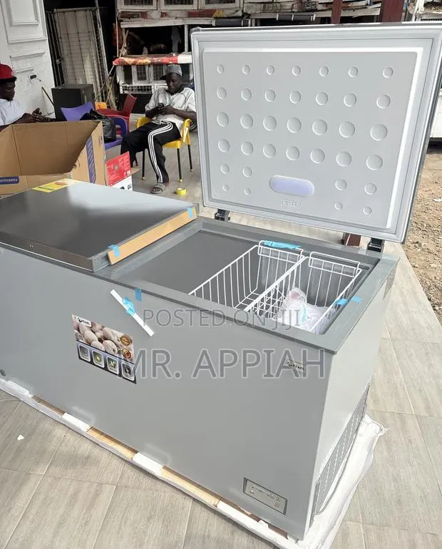 Exceptional Quality Double Door Pearl PCF-6040-1A Chest Freezer · Photo 1