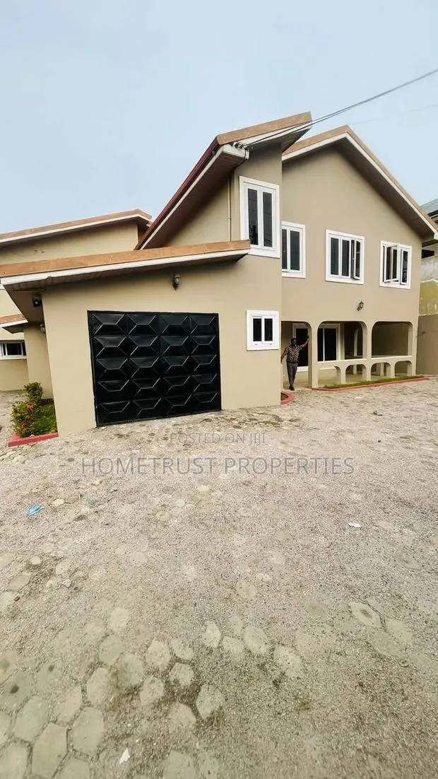 6bdrm House in Kwabenya Acp for rent · Photo 1