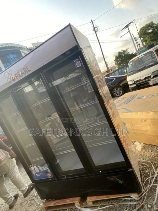 Choose Perfect Pearl Display Electric PVC-150 3 Glass Doors Fridge · Photo 1