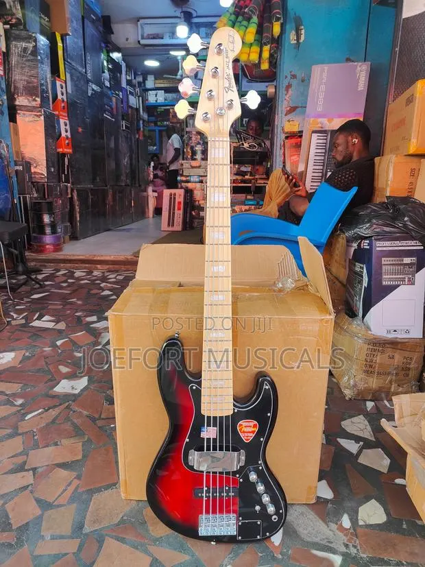 Fender Active Guitar · Photo 1