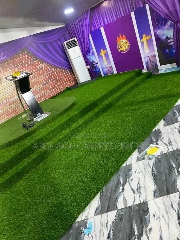 Artificial Green Grass Carpet for Church · Photo 1