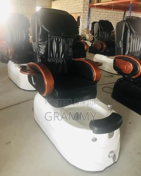 Spa Massage and Pedicure Chair · Photo 1