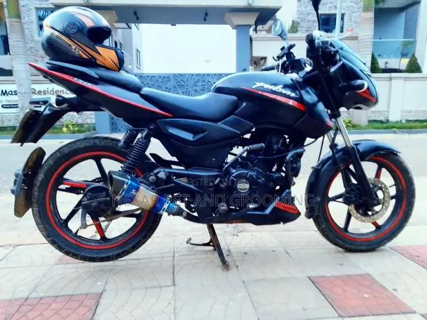 Bajaj Pulsar 150 2016 Black · Photo 1