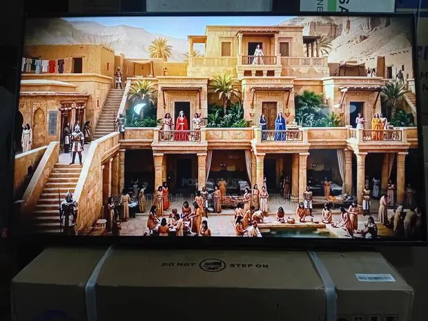 Samsung 43” Smart Led Tv With Elegant Design · Photo 1