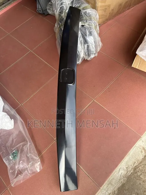 Honda CRV 2023-2025 Boot Moulding · Photo 1