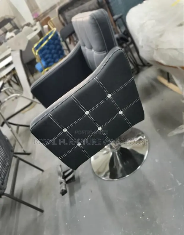 Foreign Salon Chair · Photo 3