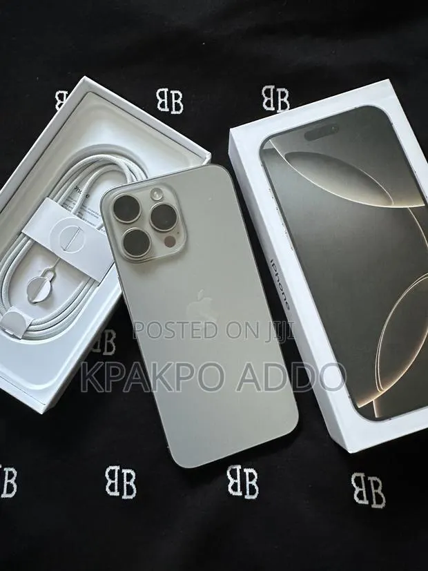 Apple iPhone 16 Pro Max 512 GB Silver · Photo 1