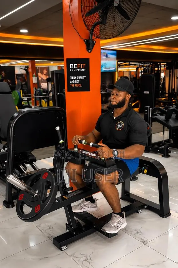 Calf Raise Machine · Photo 1
