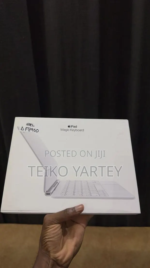 iPad Air 11 Inches Keyboard · Photo 1