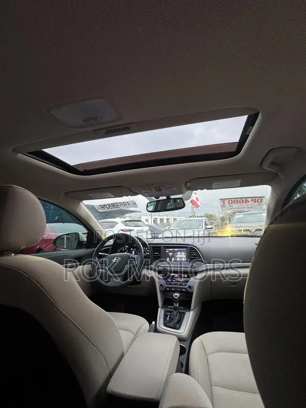 Hyundai Elantra SEL 2018 Gold · Photo 1