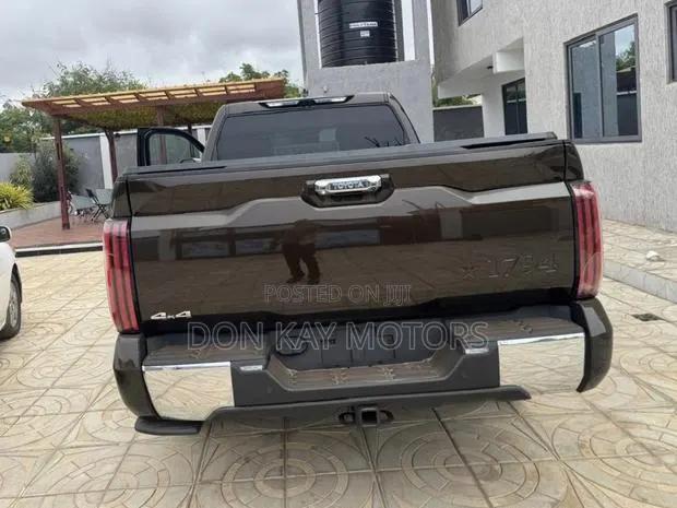 Toyota Tundra 1794 Edition CrewMax 6.5' Bed 2024 Gray · Photo 1