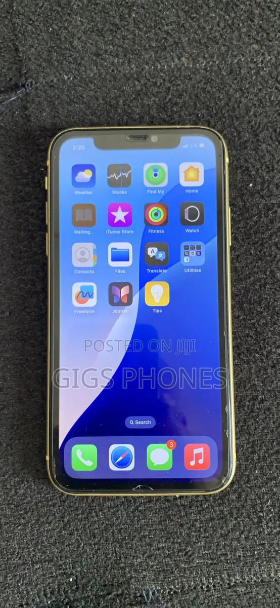 Apple iPhone 11 128 GB Yellow · Photo 1