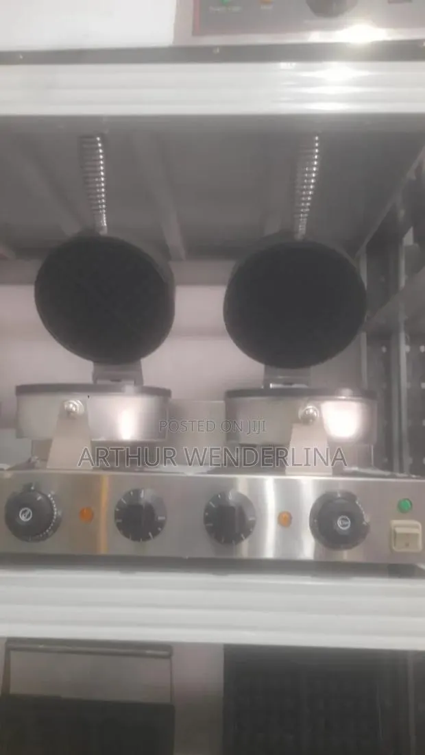 Commercial Double Electric Waffle Maker. · Photo 1