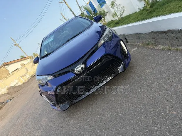 Toyota Corolla SE (1.8L 4cyl 6M) 2018 Blue · Photo 1