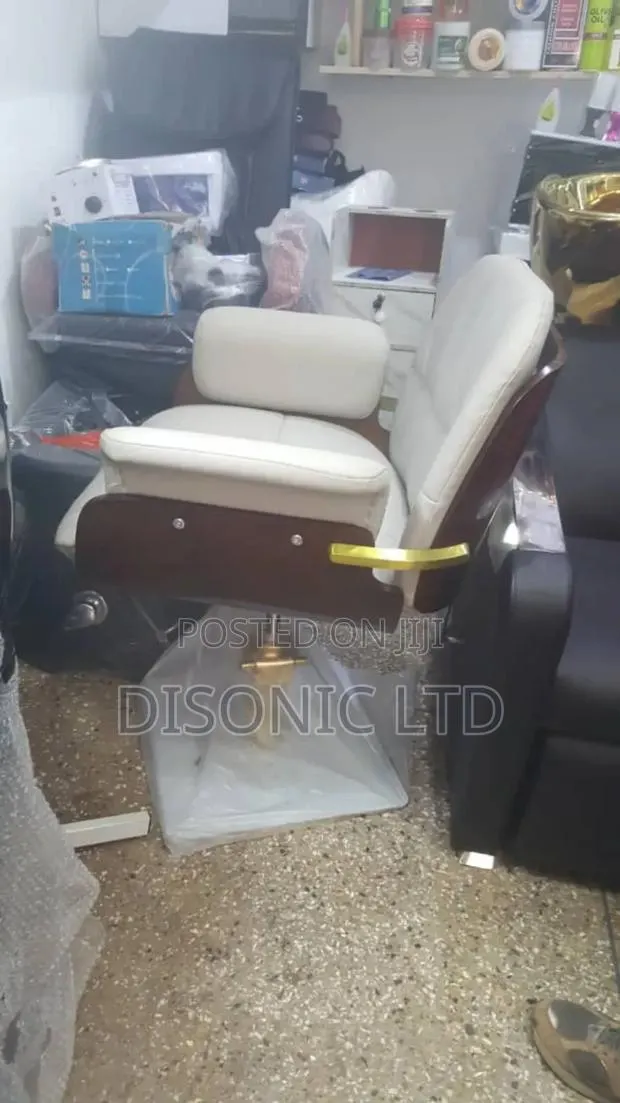 Hair Styling and Barber Chair · Photo 2