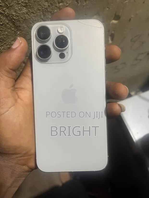 Apple iPhone 15 Pro Max 256 GB White · Photo 1