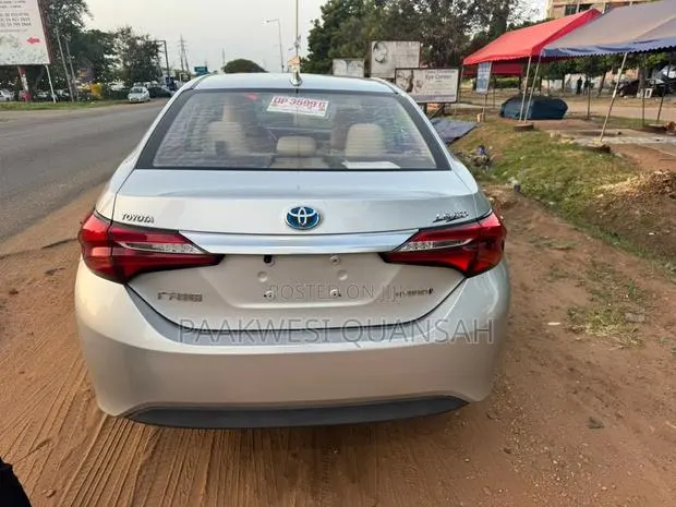 Toyota Levin 2018 Silver · Photo 1