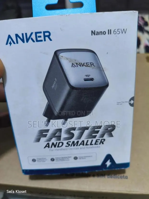 Anker 715 Charger (Nano II 65W) · Photo 1