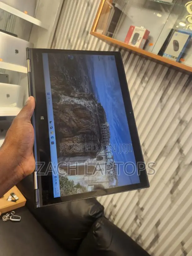 Laptop Lenovo ThinkPad X1 Yoga 8GB Intel Core i5 SSD 256GB · Photo 1