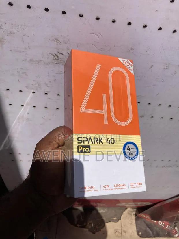 New Tecno Spark 40 Pro 256 GB Black · Photo 1