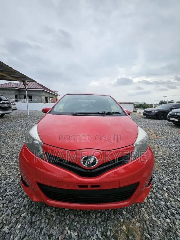 Toyota Vitz 1.3 AWD 5dr 2013 Red