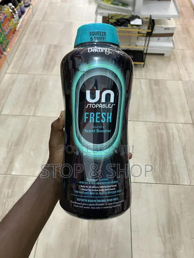 Downy Unstopables Fresh Laundry Scent Booster · Photo 1