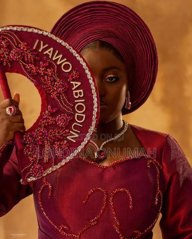 Bridal Fan · Photo 2