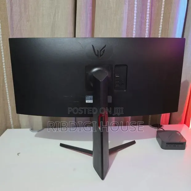 LG 34” UltraGear Curved Gaming Monitor · Photo 2
