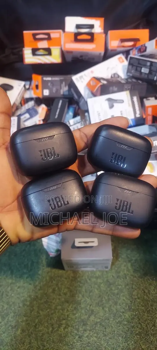 JBL Tune235nc TWS · Photo 1