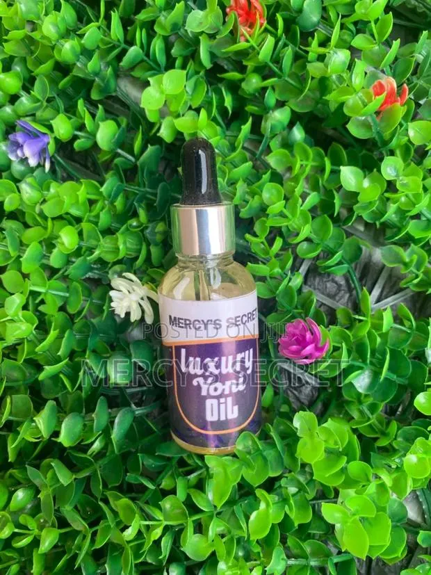 Luxury Yoni Oil · Photo 1