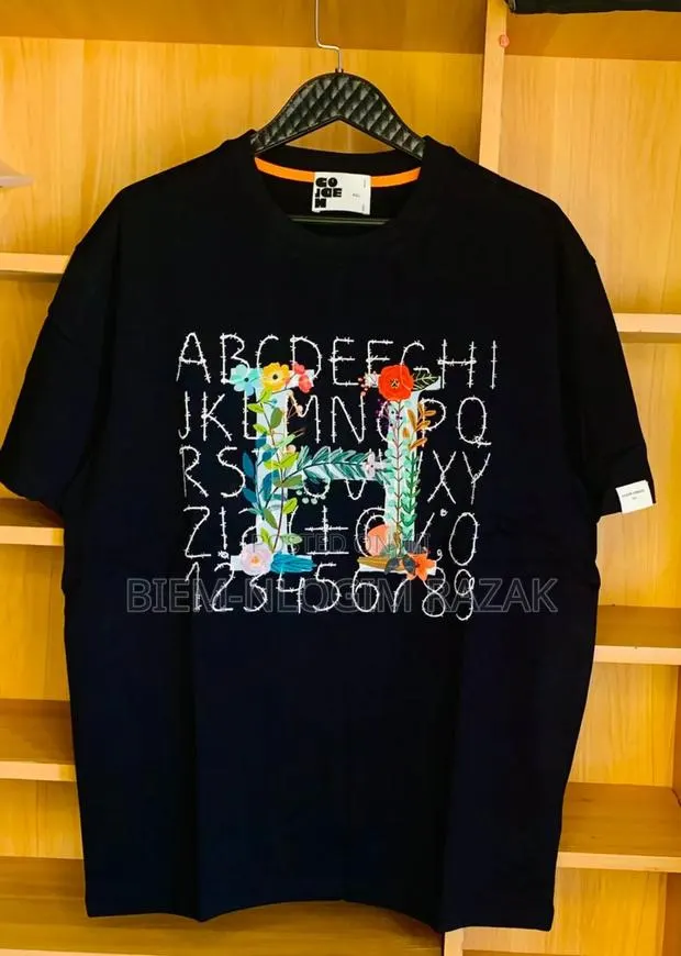 Luis Vuitton Tshirts Available in Stock · Photo 1