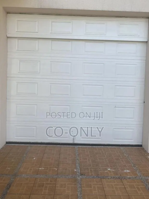 Automated Garage Door · Photo 1