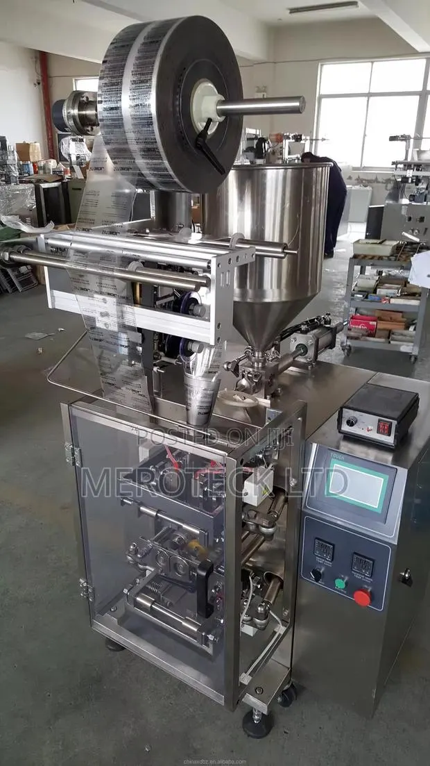 Liquid Packaging and Sealing Machine · Photo 1