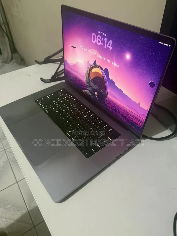 Laptop Apple MacBook Pro 2023 M2 Pro 16GB Apple M2 SSD 512GB · Photo 1